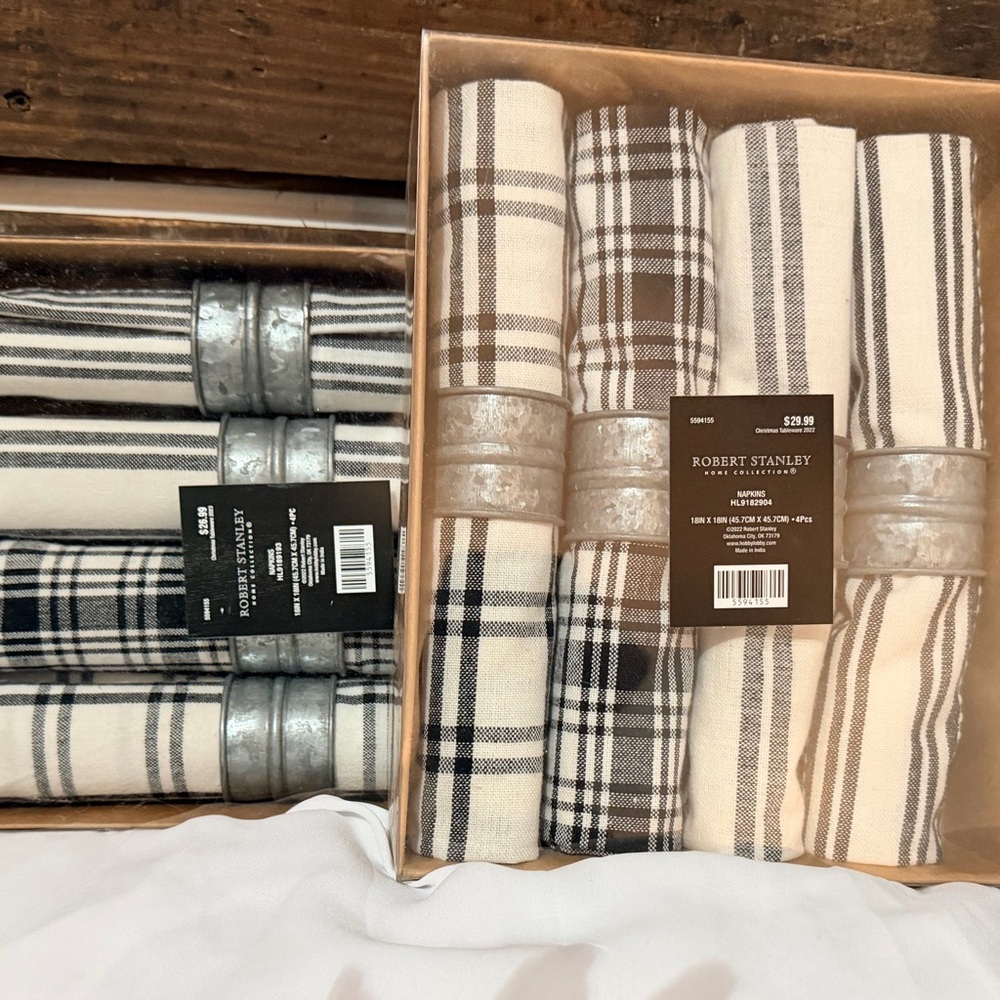 Robert Stanley Plaid Napkin Set - Black and  White
